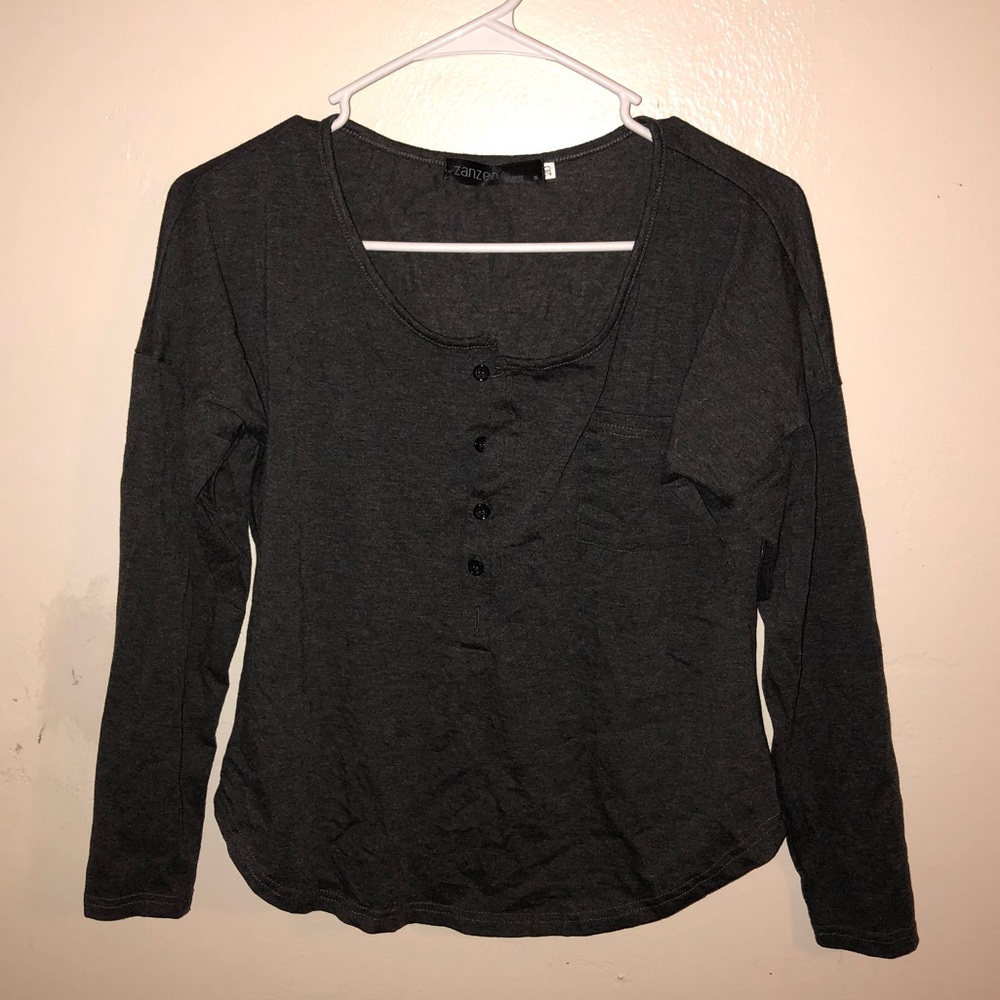 Quarter length sleeve shirt